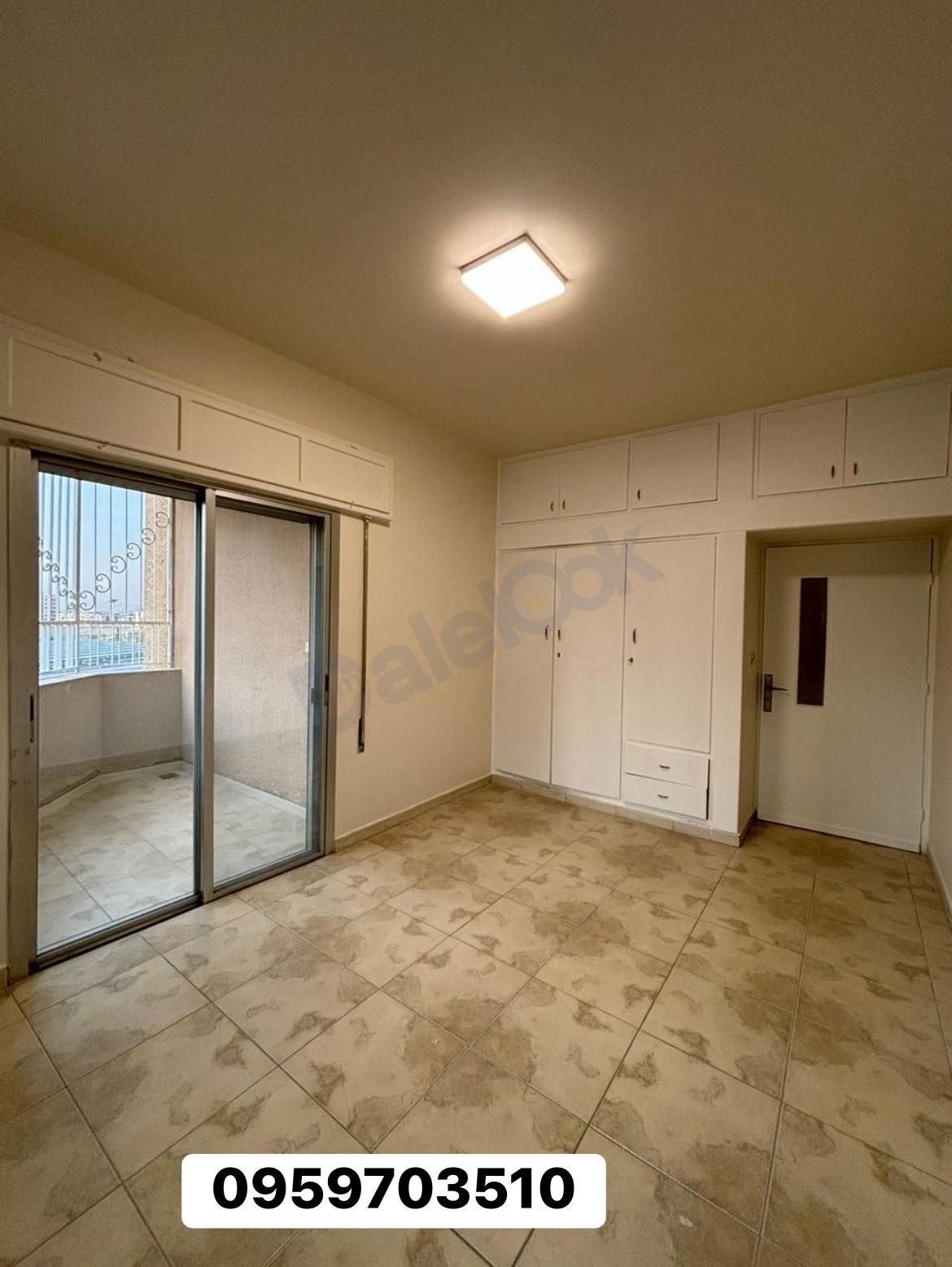 للبيع شقة طابق او