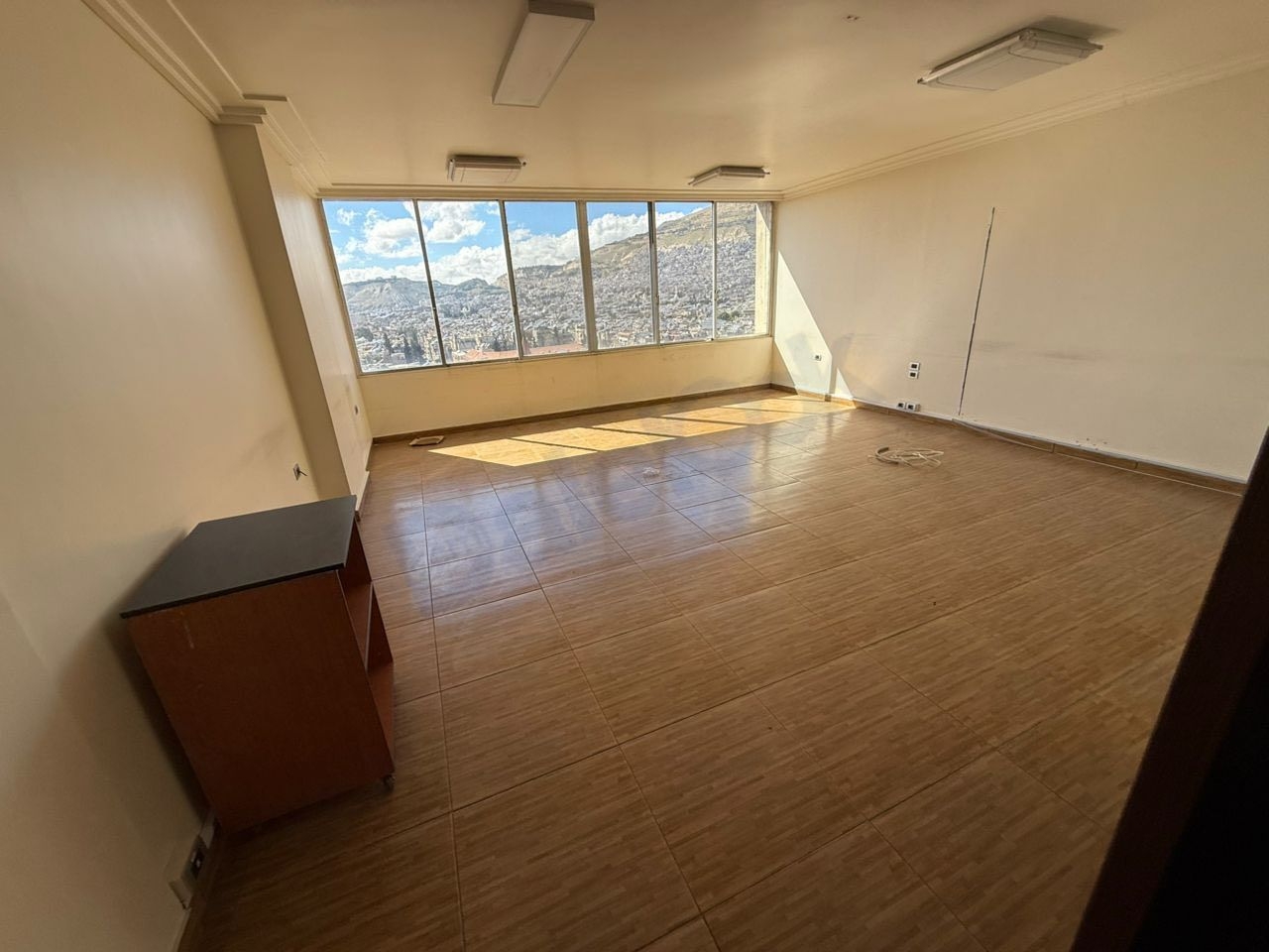 مكتب للأجار في دمشق المزة