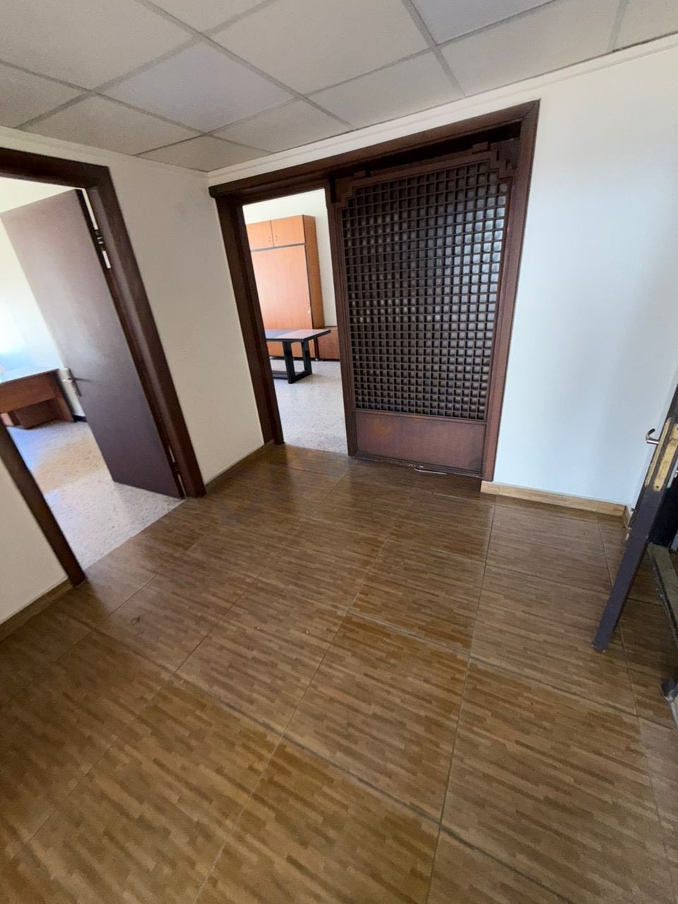 مكتب للأجار في دمشق المزة