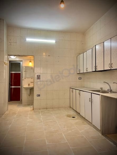 للبيع صحنايا -طريق الكازية،مقابل الفندق العراقي