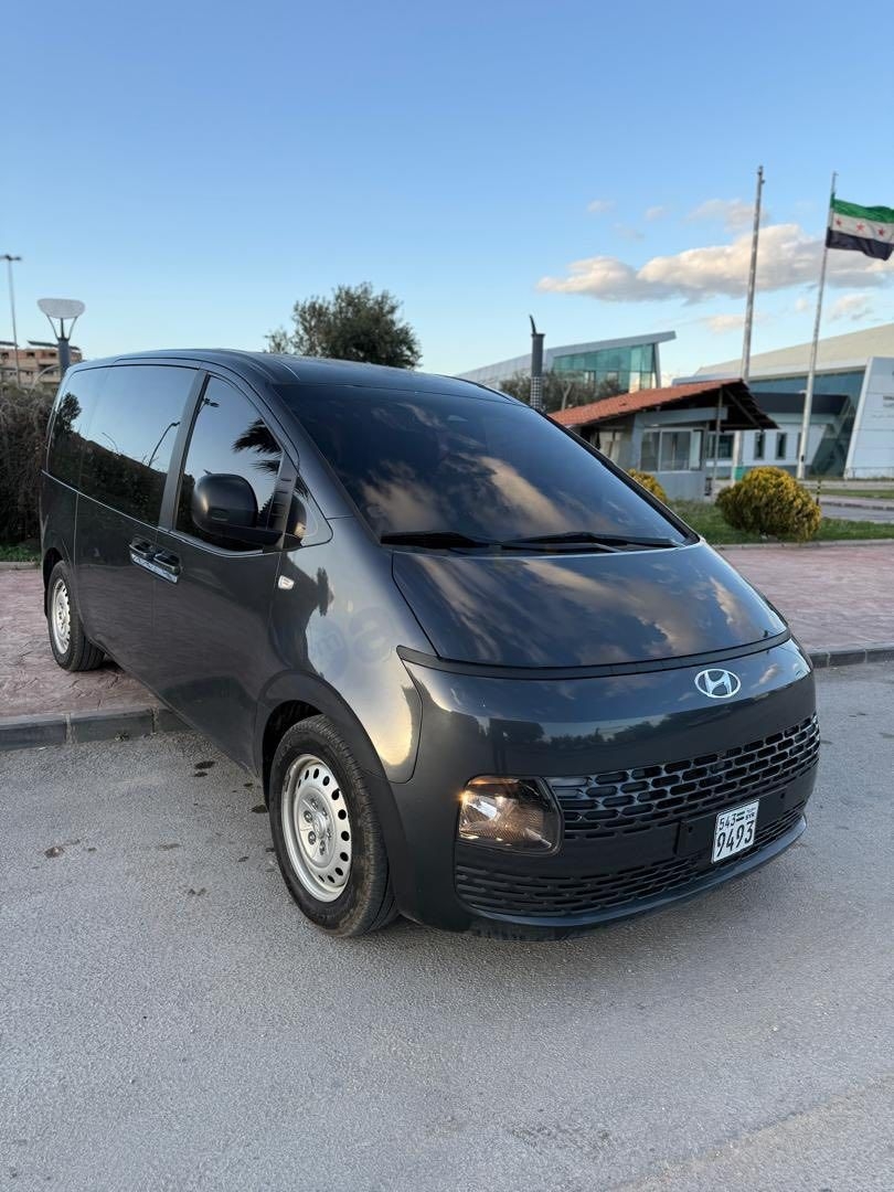فان هيونداي ستاريا 2022 HTRAC الجديد سياحي 12 ركاب ديزل مازوت
