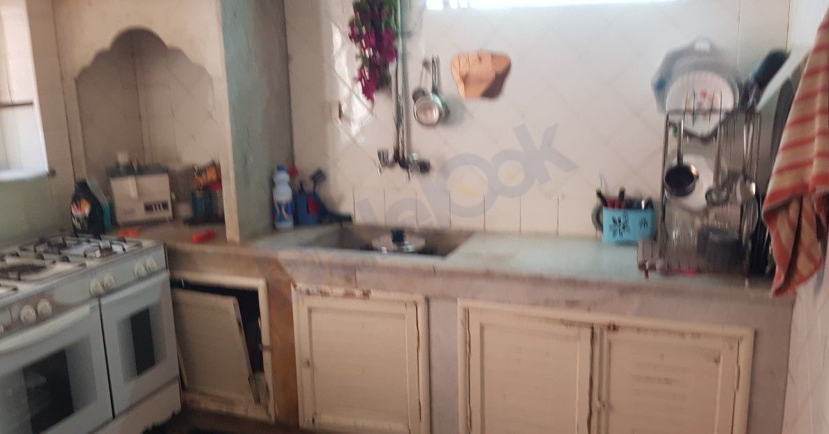 شقة مميزة للبيع في القنوات – دمشق