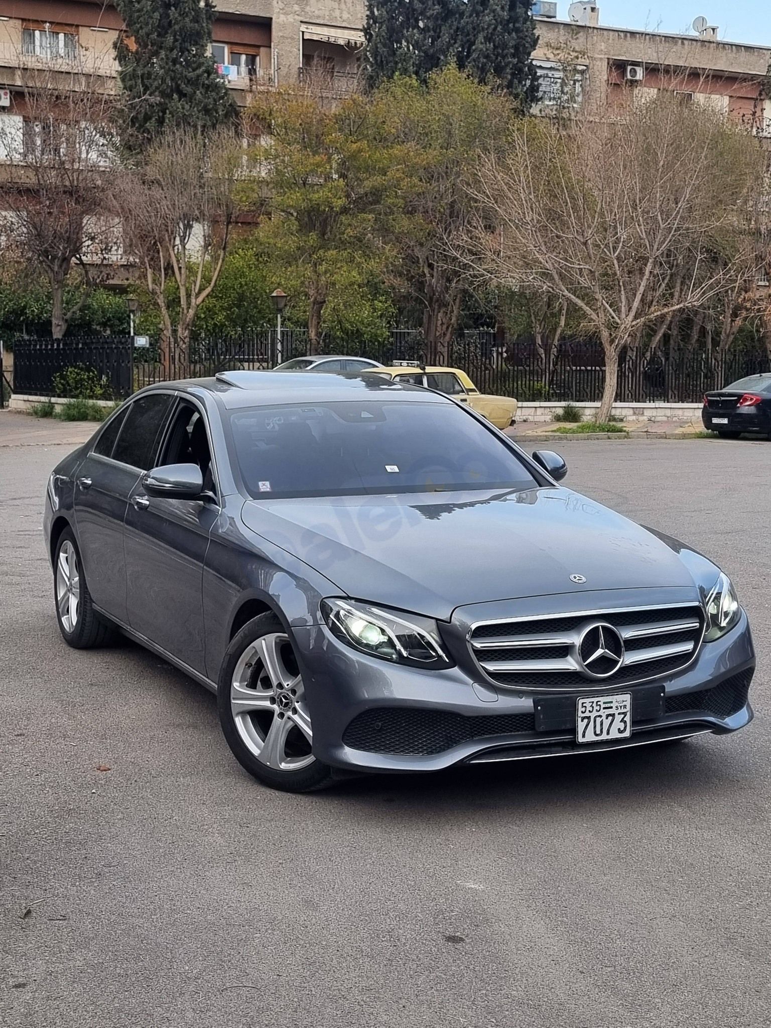 للبيع من KHANKAN GROUPE أنضف مرسيدس E class