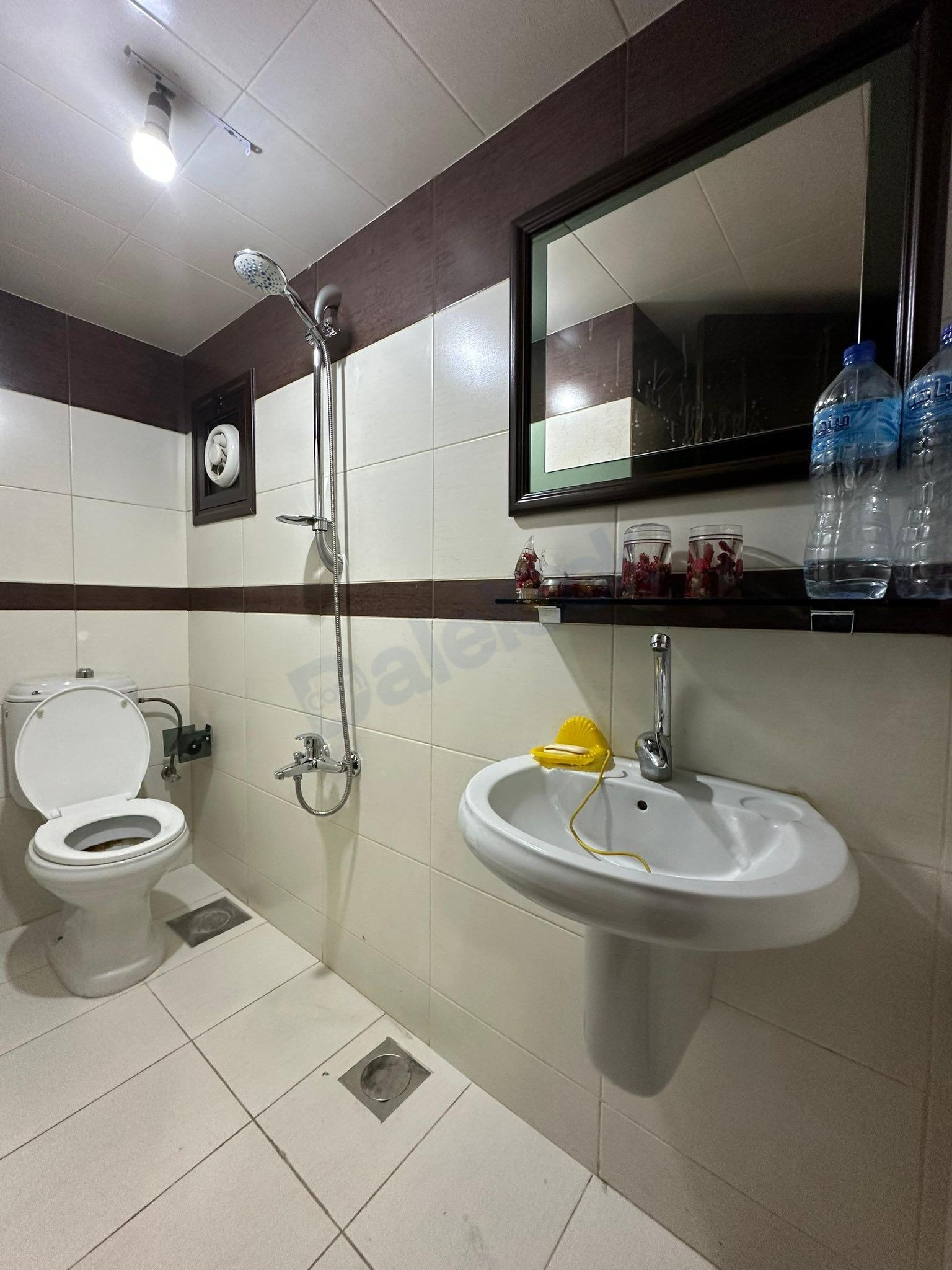 للبيع شقة في ضاحية قدسيا الجزيرة D1 قرب مطعم الفاروق و جامع القدسي و دكتور كافيه