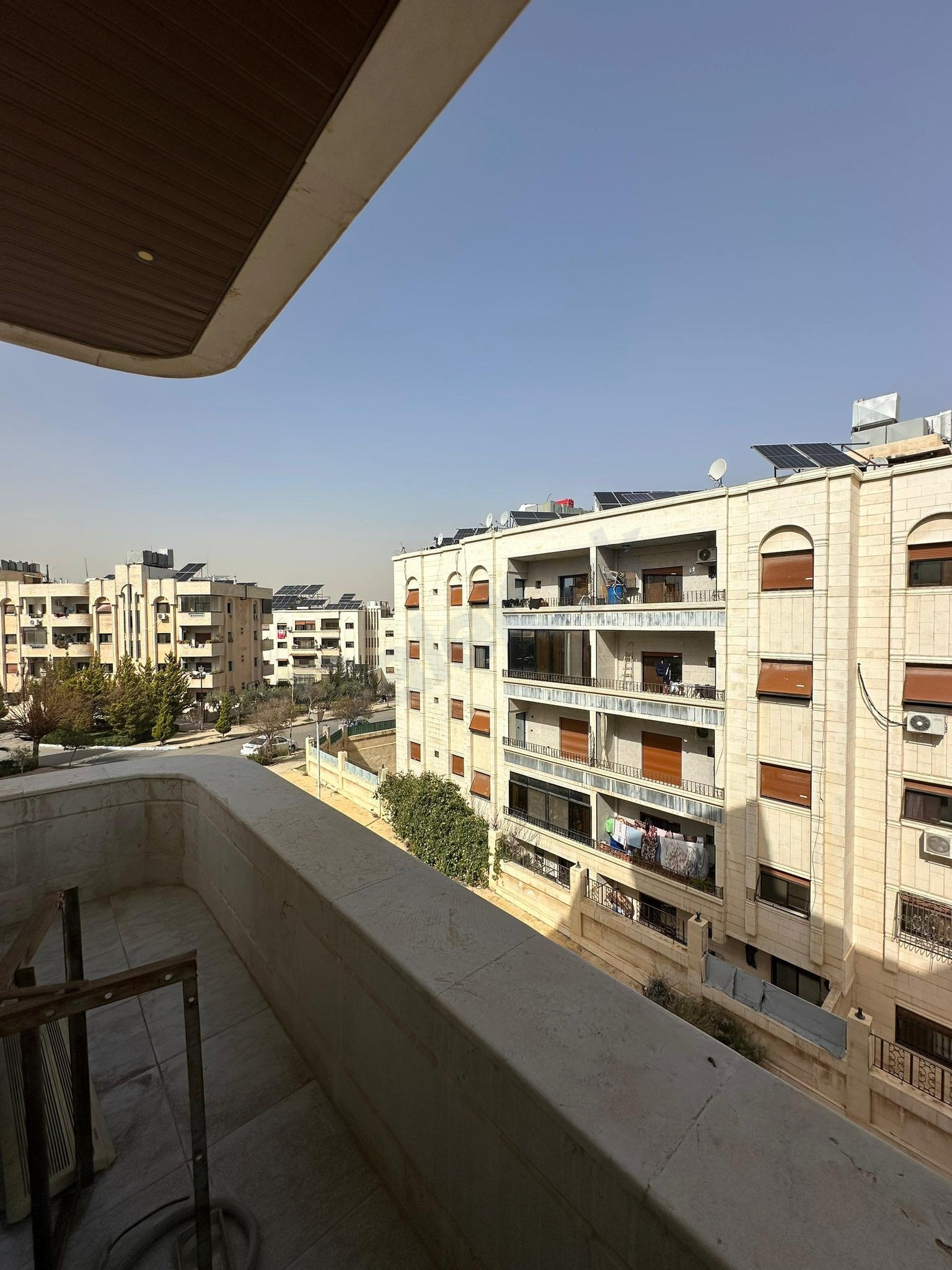 للبيع شقة في ضاحية قدسيا الجزيرة D1 قرب مطعم الفاروق و جامع القدسي و دكتور كافيه