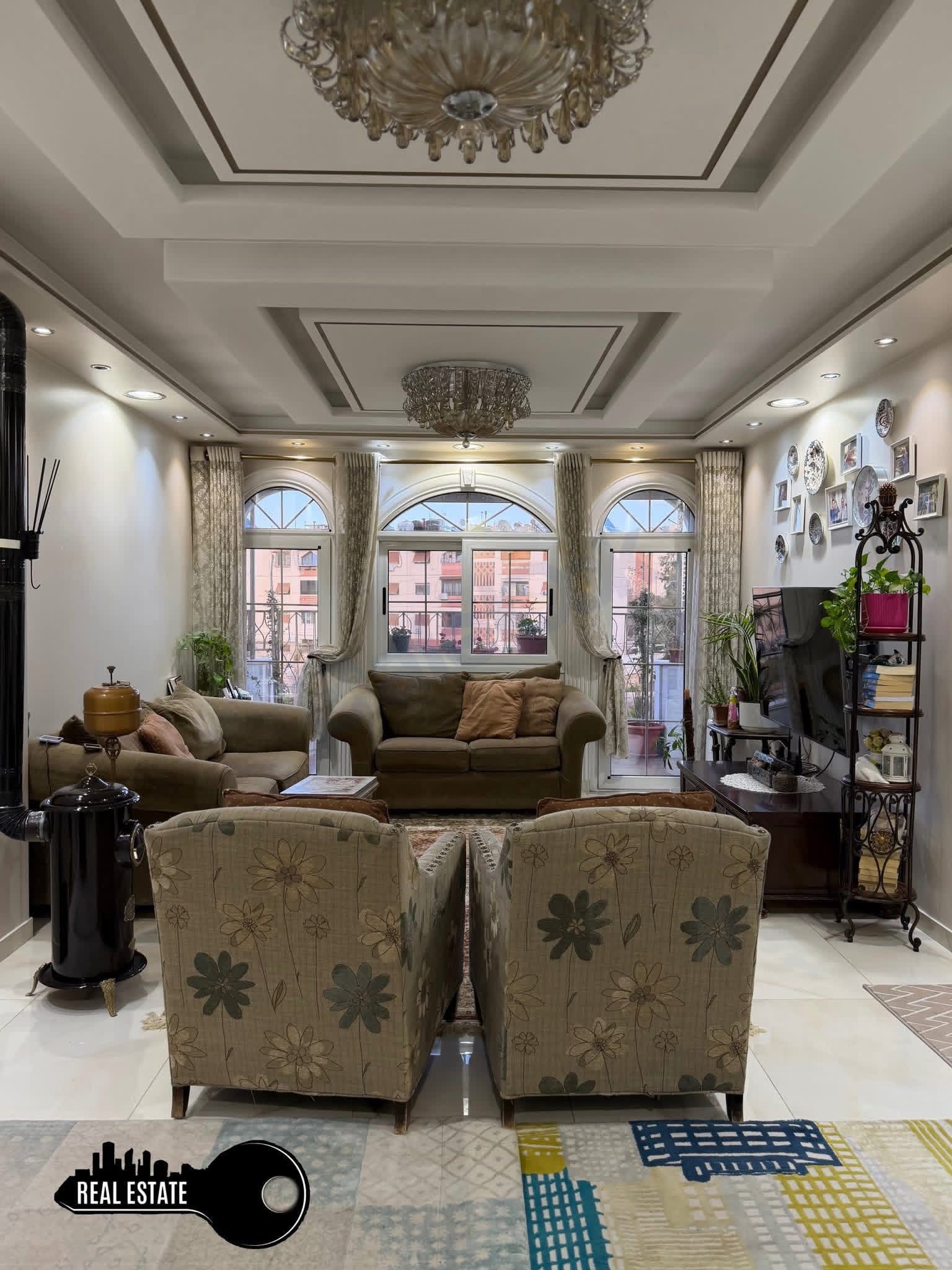 For sale Terrace apartment with brushes in the suburb of Qudsaya next to Al-Farouq Restaurant