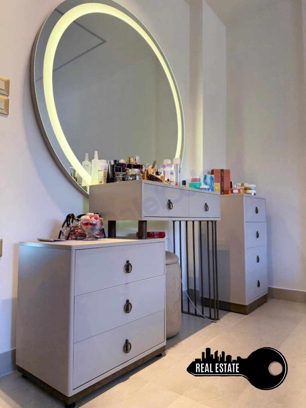 للبيع شقة مع الفرش و الطاقة مساحة115م في ضاحية قدسيا